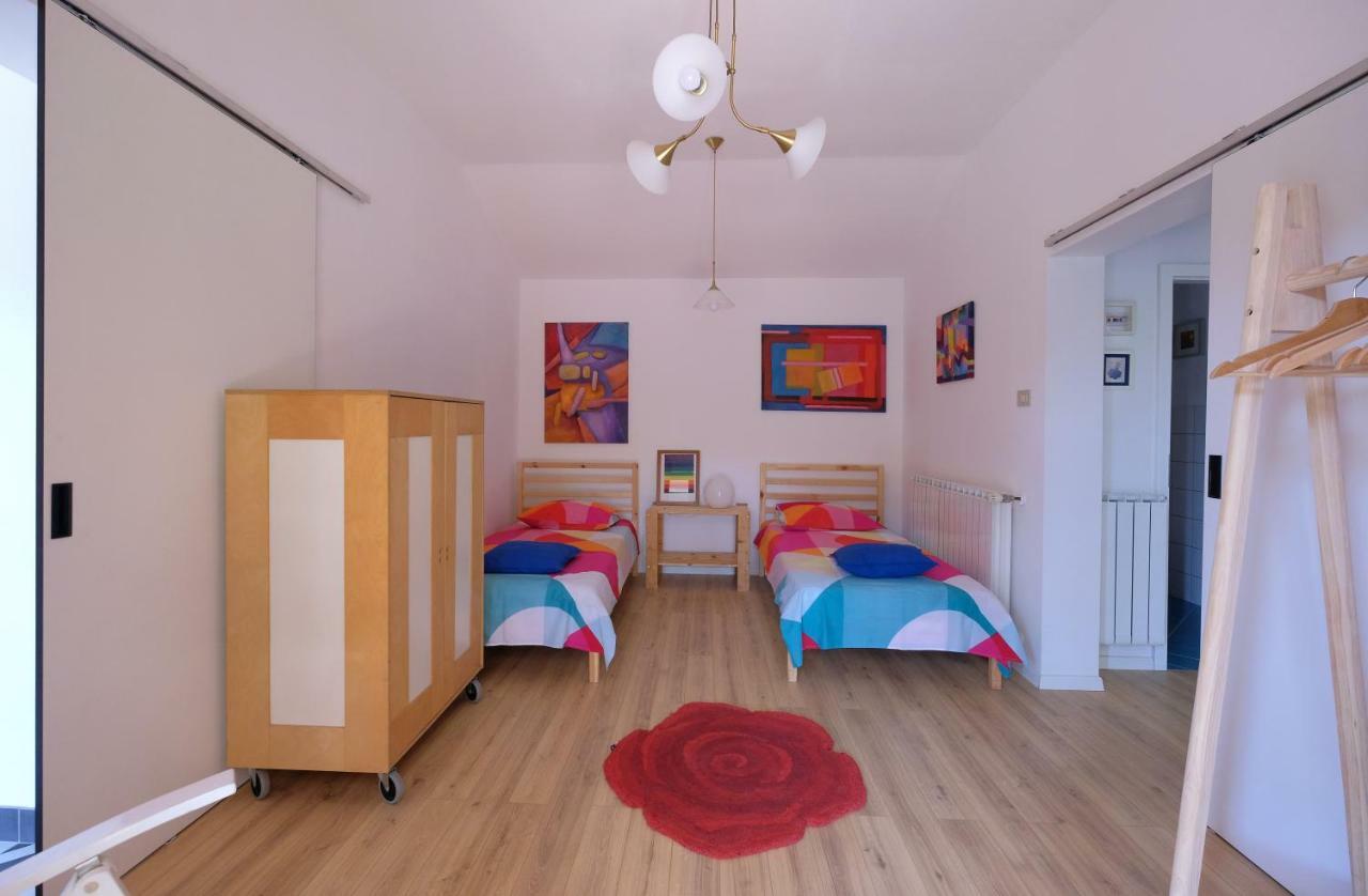 Holiday Home Kipo I Lunja メドゥリン エクステリア 写真